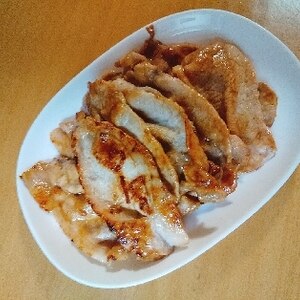 ソースで野菜もパクパク食べられる＊ポークソテー